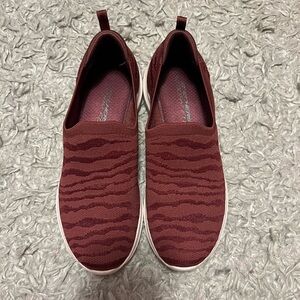 Woman's Sketchers Slip On Memory Foam Sneakers